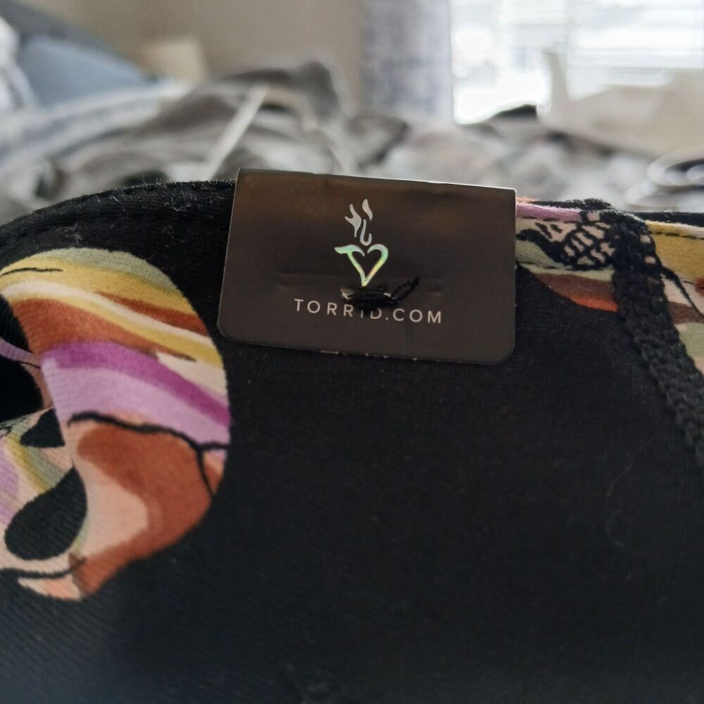 Torrid Activewear Leggings Black Skull Pattern NWT Sz 3X Yoga Gym Workout Casual - Picture 7 of 8